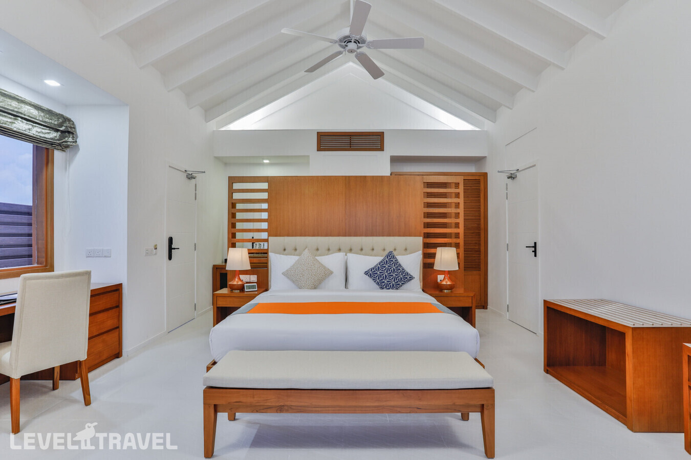 фотографии номера Семейная вилла у пляжа отеля Dhigufaru Island Resort в Мальдивы(Баа Атолл) - фото №3
