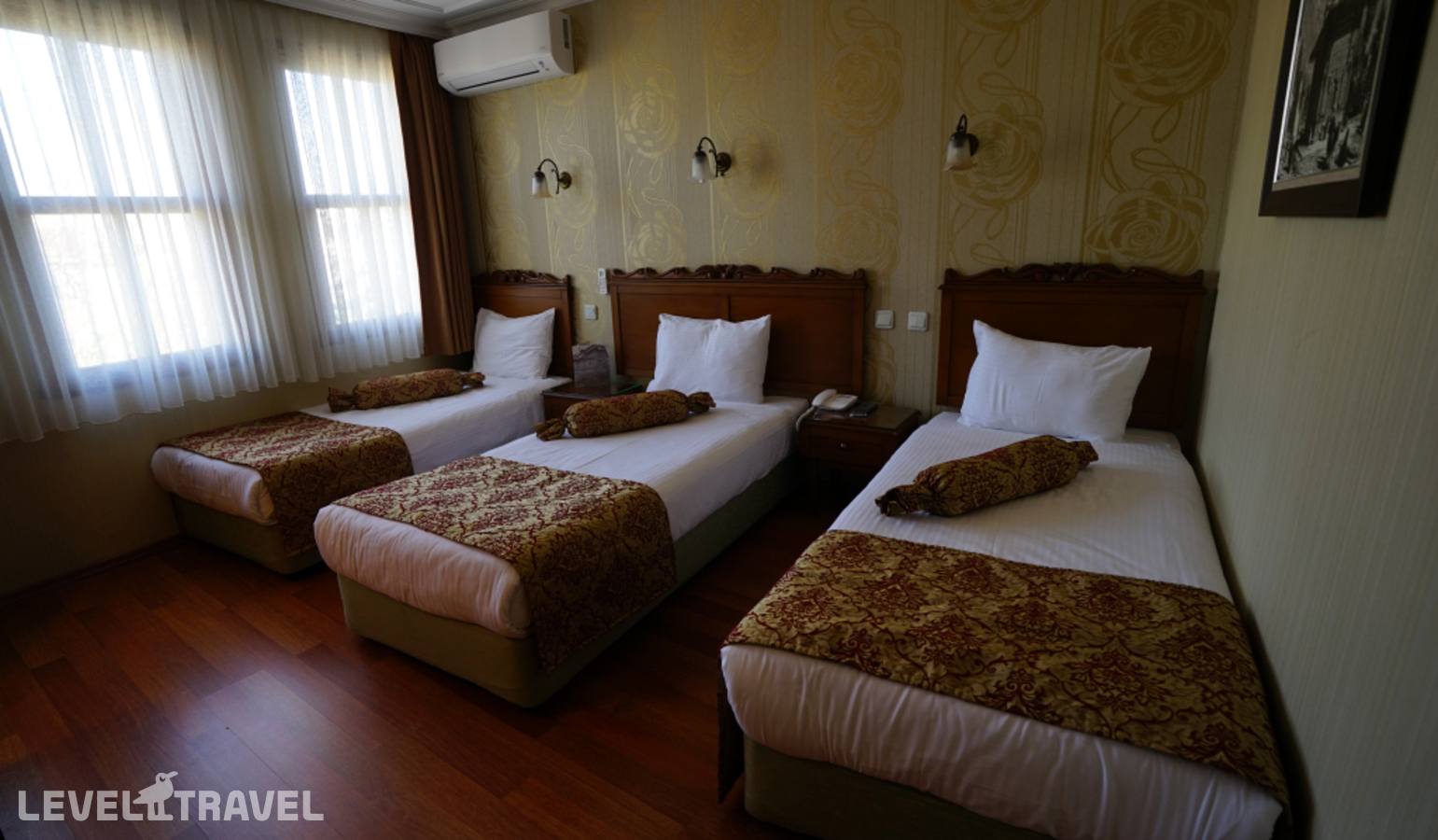 фотографии номера Трёхместный номер отеля Yusufpasa Konagi Hotel в Турция(Фатих) - фото №1