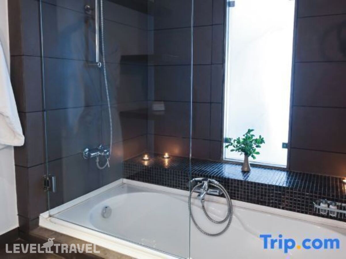 фотографии номера Номер Executive с видом на море отеля Movenpick Gammarth в Тунис(Гаммарт) - фото №13