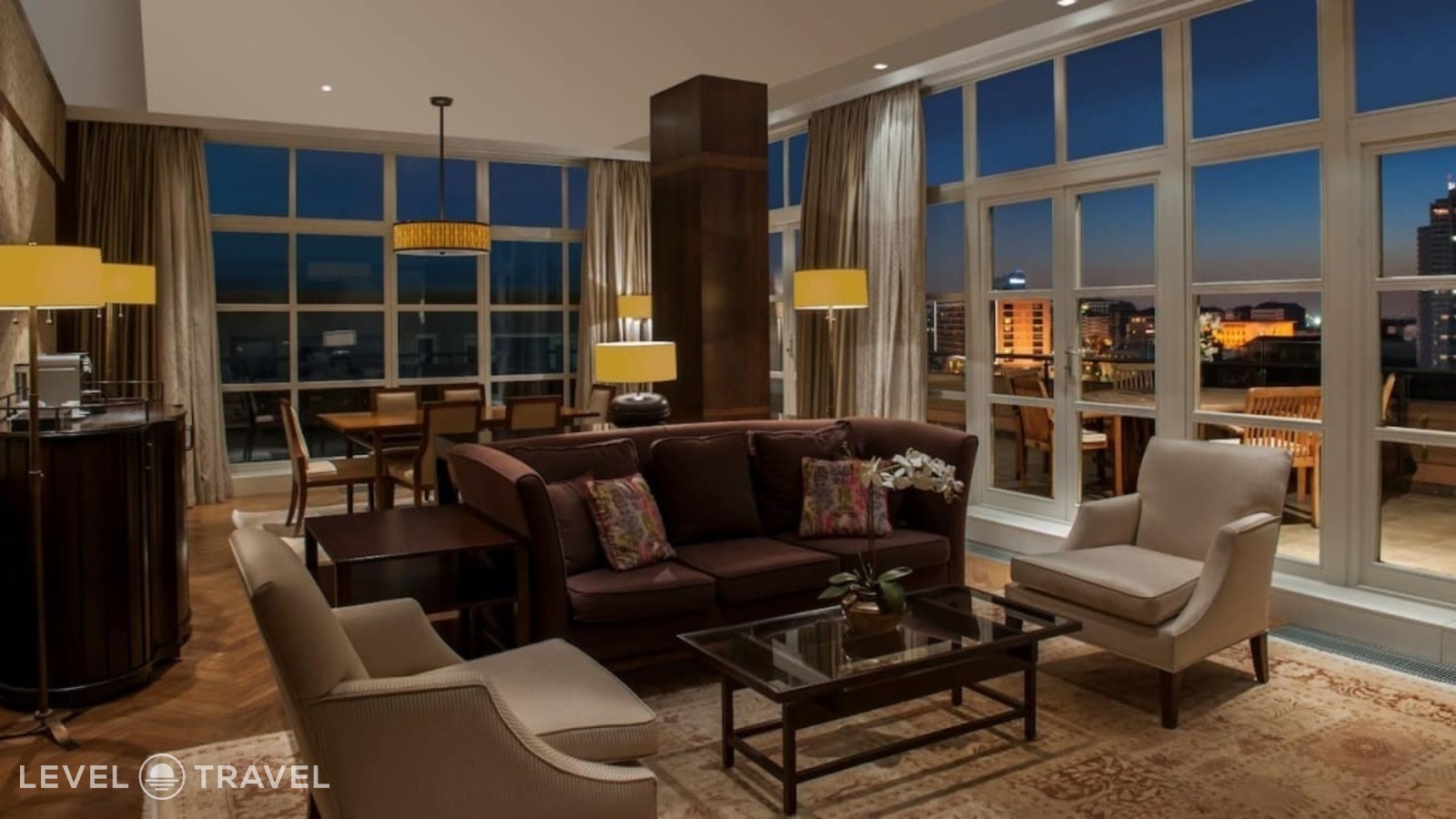 фотографии номера Двухместный люкс Diplomatic двуспальная кровать отеля Park Hyatt Istanbul Macka Palas в Турция(Шишли) - фото №1