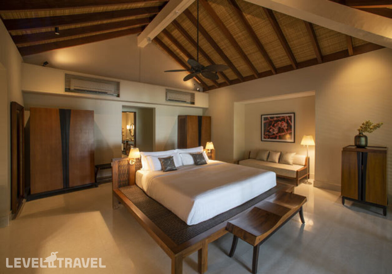 фотографии номера Пляжная вилла Sunset с бассейном отеля The Residence Maldives At Dhigurah в Мальдивы(Гаафу Алиф Атолл) - фото №1