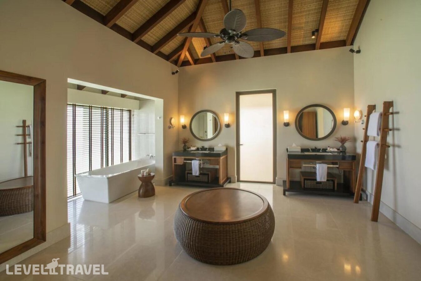 фотографии номера Роскошная вилла Lagoon с бассейном отеля The Residence Maldives At Dhigurah в Мальдивы(Гаафу Алиф Атолл) - фото №14