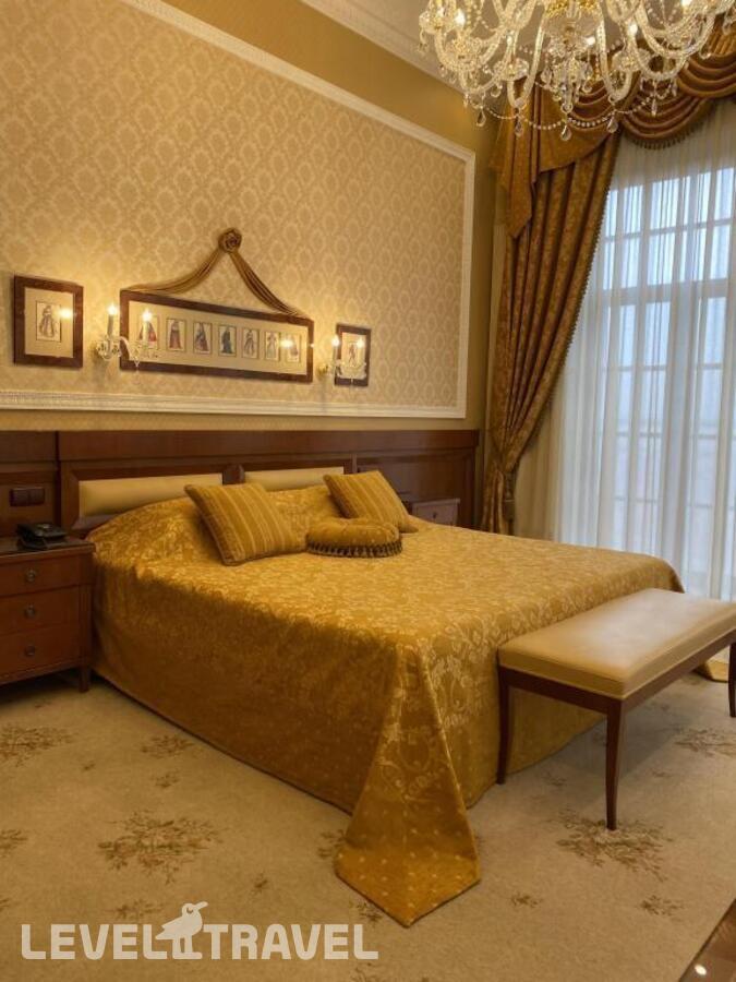 фотографии номера Двухместный номер Deluxe с 2 комнатами с видом на город двуспальная кровать отеля Отель Атон в Россия(Краснодар) - фото №8