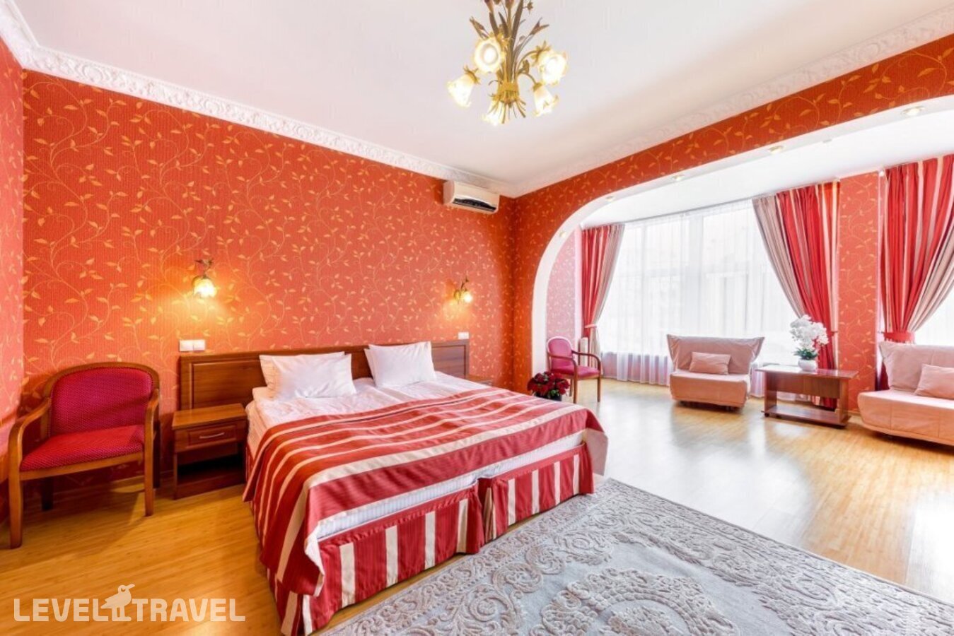 Двухместный люкс Семейный двуспальная кровать — фото 1