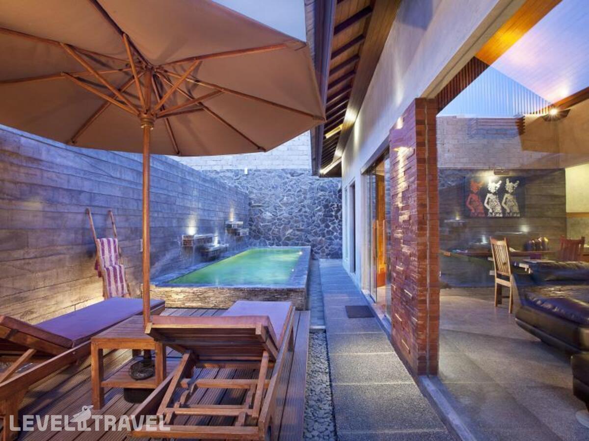 фотографии номера Двухместная вилла Deluxe c 1 комнатой двуспальная кровать отеля Bracha Villas в Индонезия(Керобокан) - фото №1