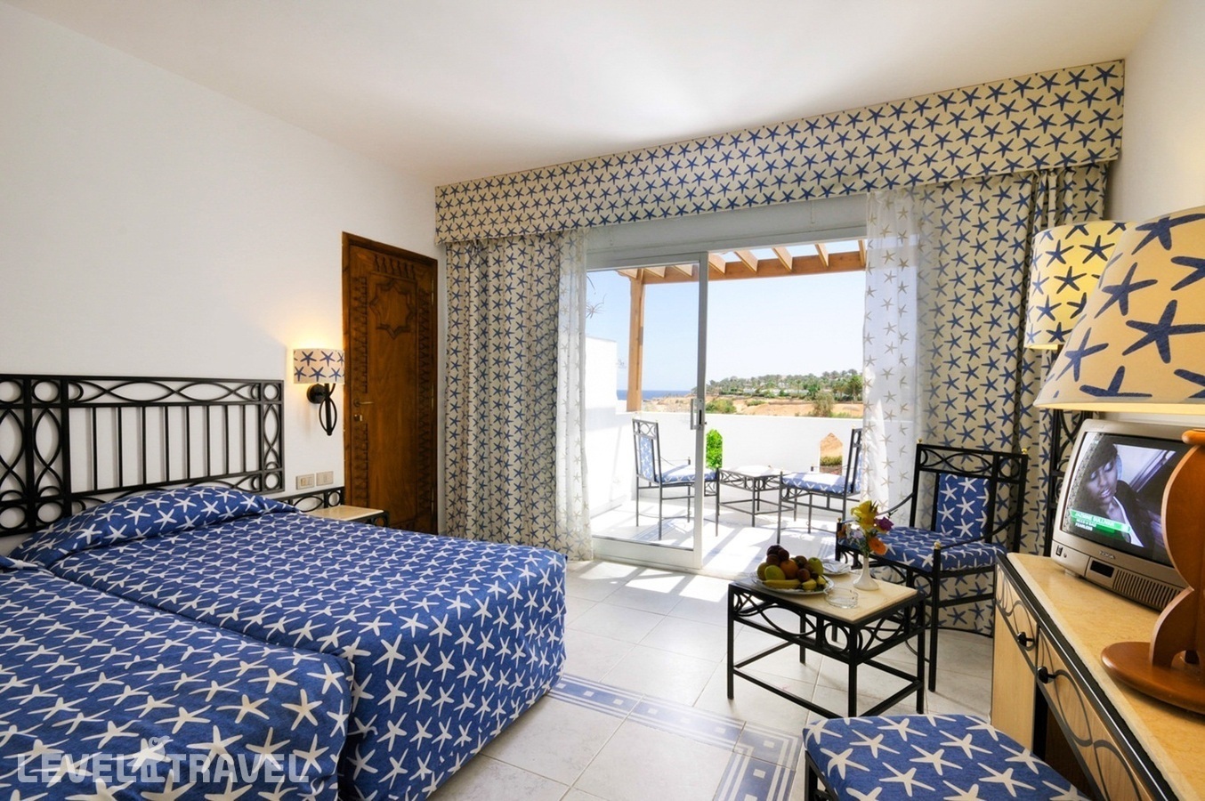 фотографии номера Стандартный номер отеля Domina Coral Bay Aquamarine Beach в Египет(Корал Бэй) - фото №1
