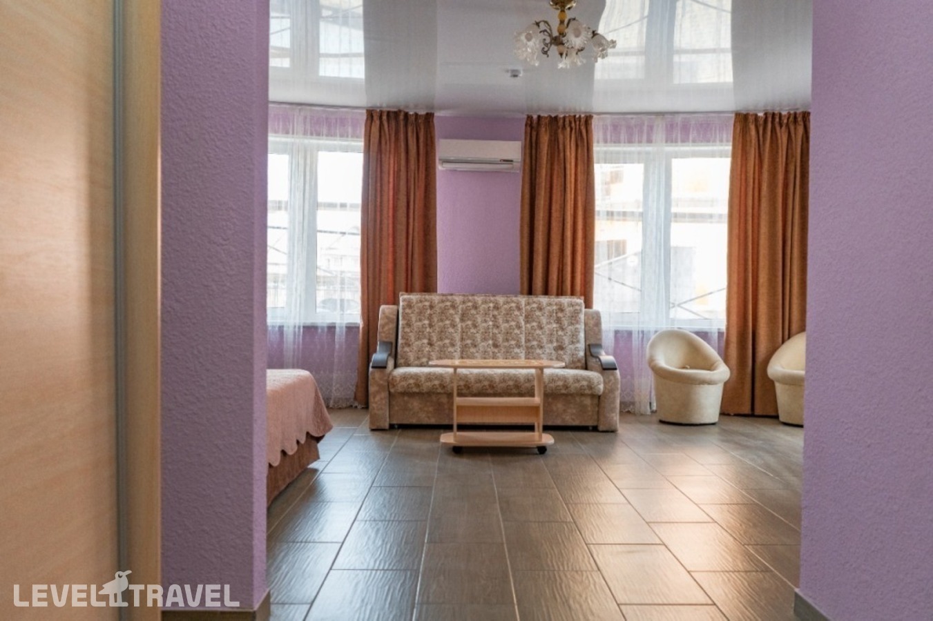 фотографии номера Пятиместный семейный номер Standard с балконом отеля Golden Sunrise Hotel в Россия(Лермонтово) - фото №2