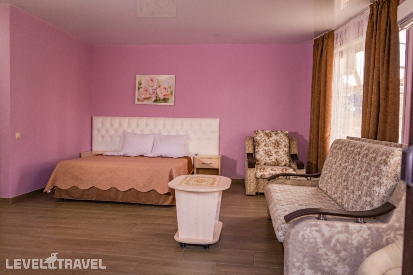 фотографии номера Пятиместный семейный номер Standard с балконом отеля Golden Sunrise Hotel в Россия(Лермонтово) - фото №4
