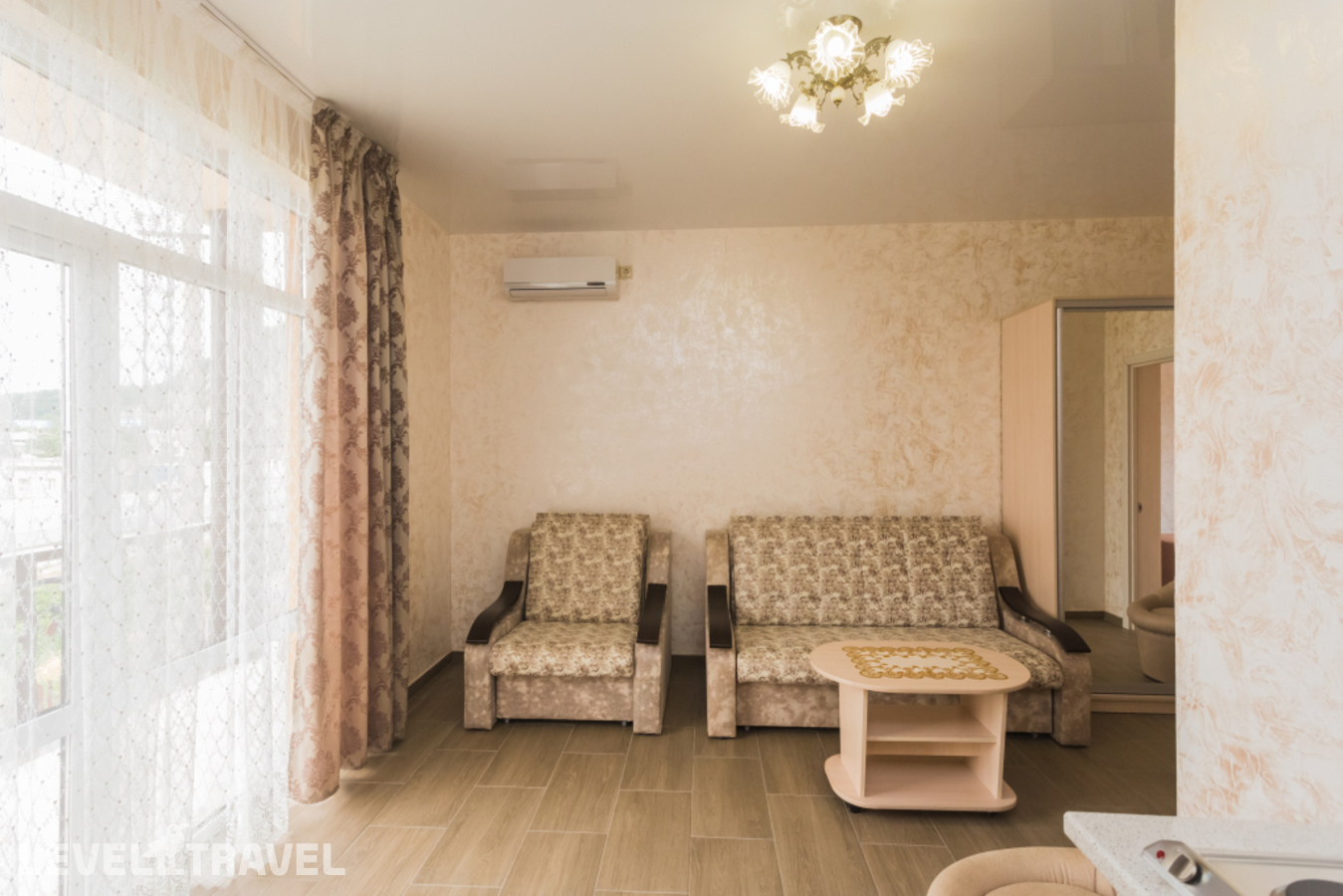 фотографии номера Люкс Premium с 2 комнатами с балконом и с видом на море отеля Golden Sunrise Hotel в Россия(Лермонтово) - фото №2