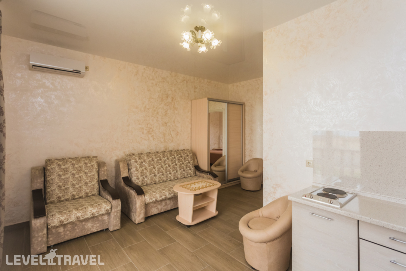 фотографии номера Люкс Premium с 2 комнатами с балконом и с видом на море отеля Golden Sunrise Hotel в Россия(Лермонтово) - фото №1