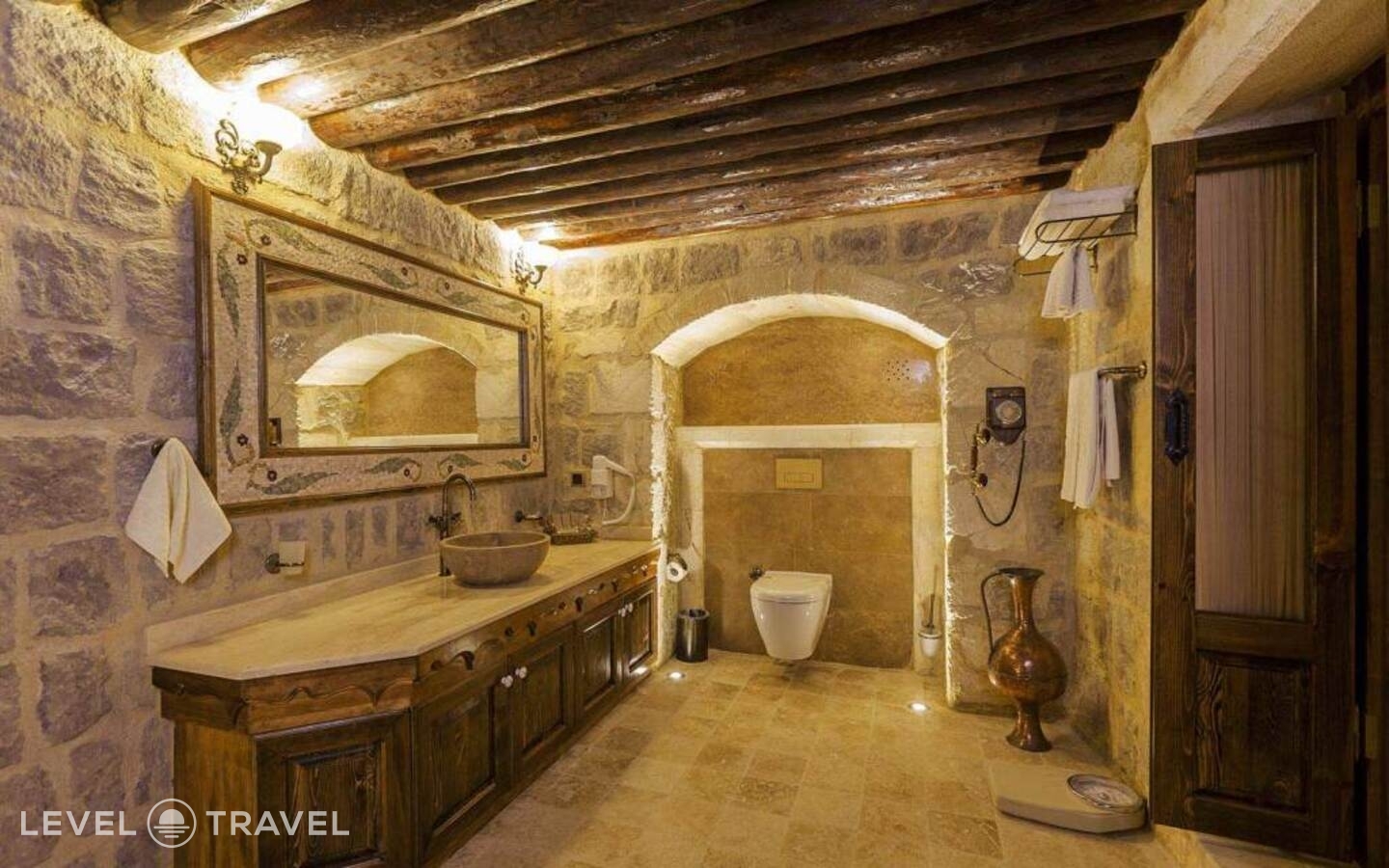 фотографии номера Двухместный номер Prime двуспальная кровать отеля Kayakapi Premium Caves Cappadocia Hotel в Турция(Ургюп) - фото №7