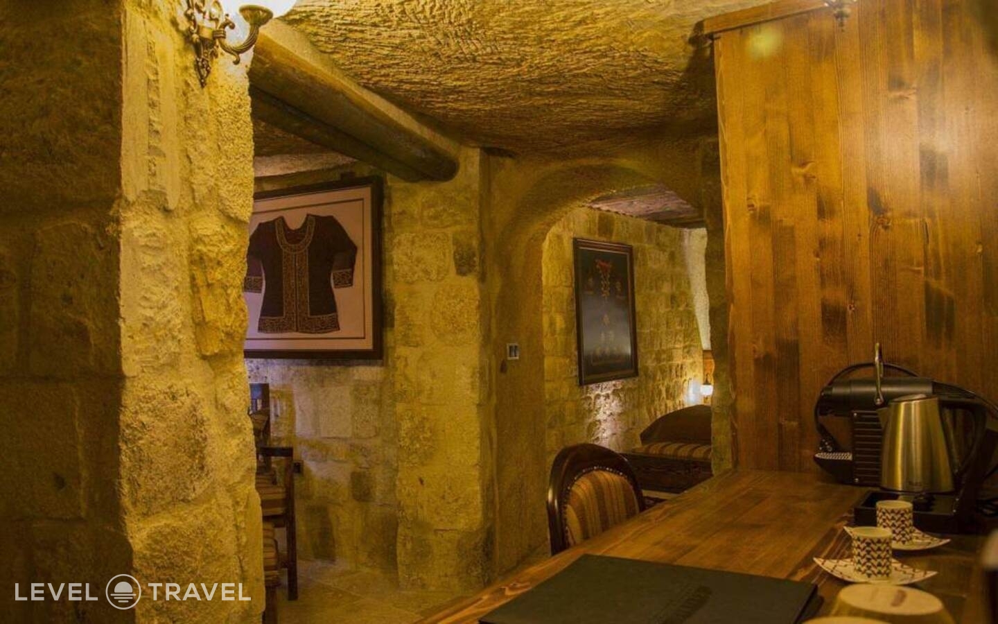 фотографии номера Двухместный номер Prime двуспальная кровать отеля Kayakapi Premium Caves Cappadocia Hotel в Турция(Ургюп) - фото №14