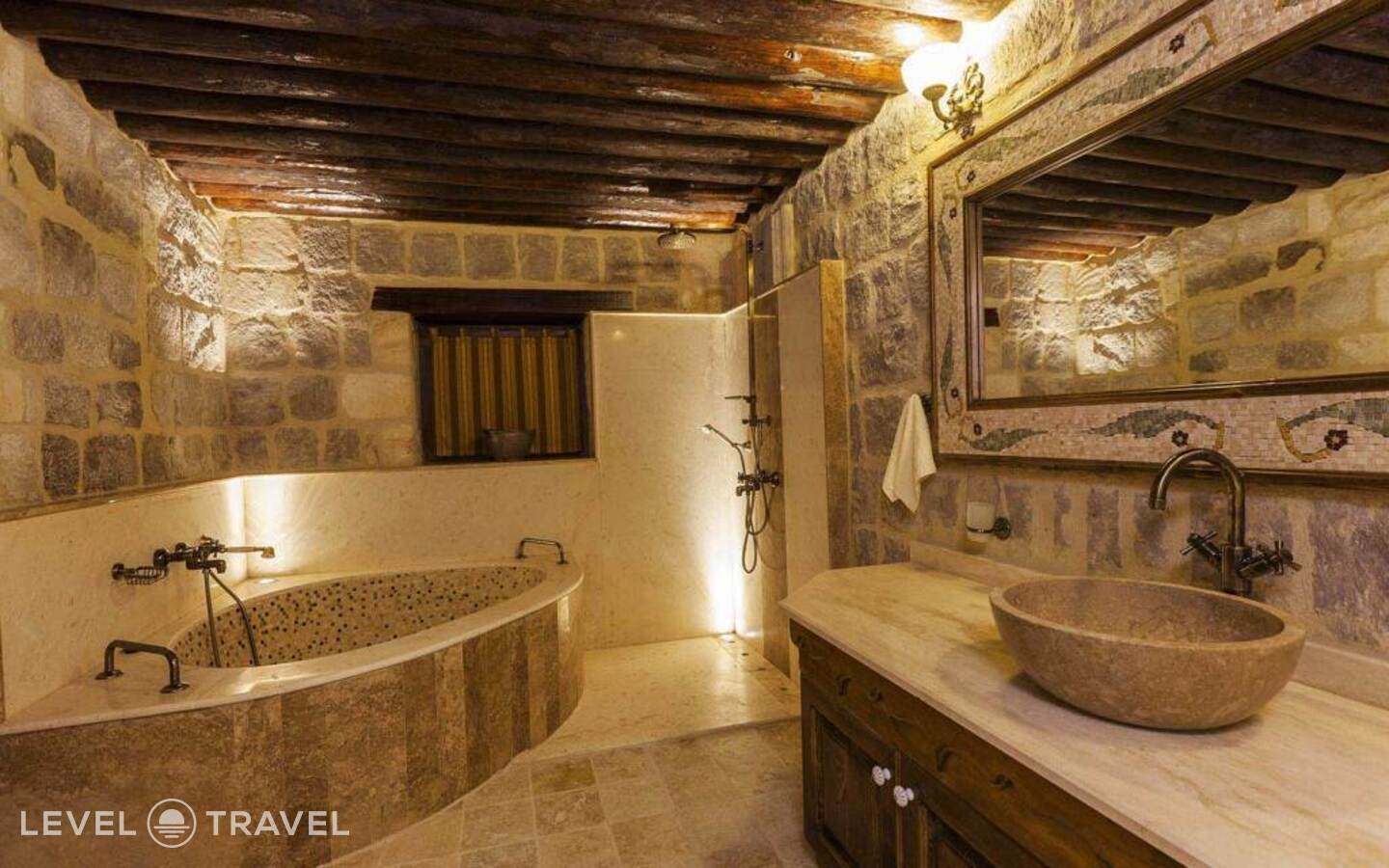 фотографии номера Двухместный номер Prime двуспальная кровать отеля Kayakapi Premium Caves Cappadocia Hotel в Турция(Ургюп) - фото №8