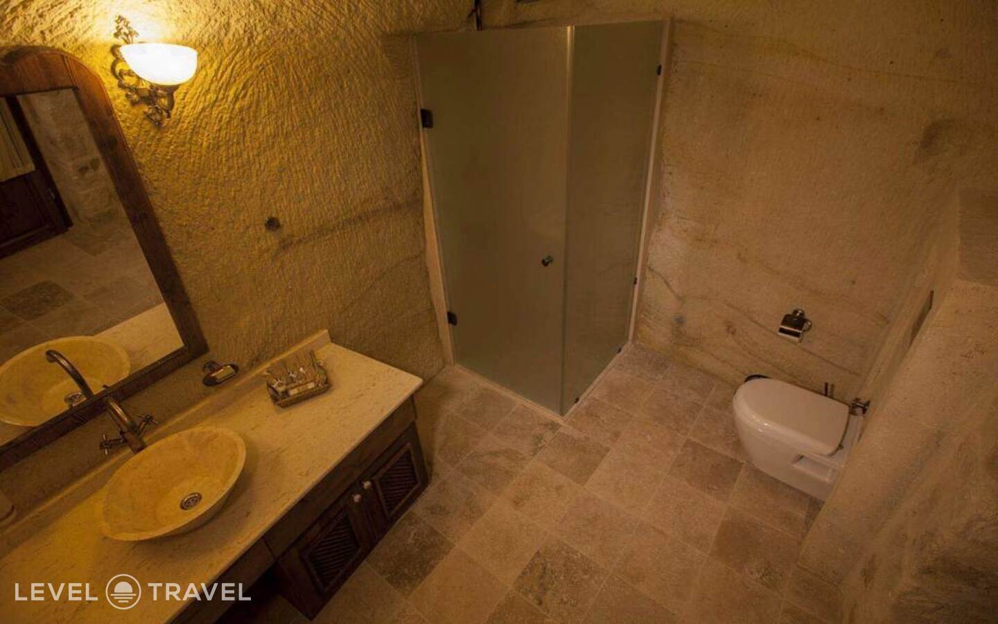 фотографии номера Двухместный люкс Glorious Cave двуспальная кровать отеля Kayakapi Premium Caves Cappadocia Hotel в Турция(Ургюп) - фото №7