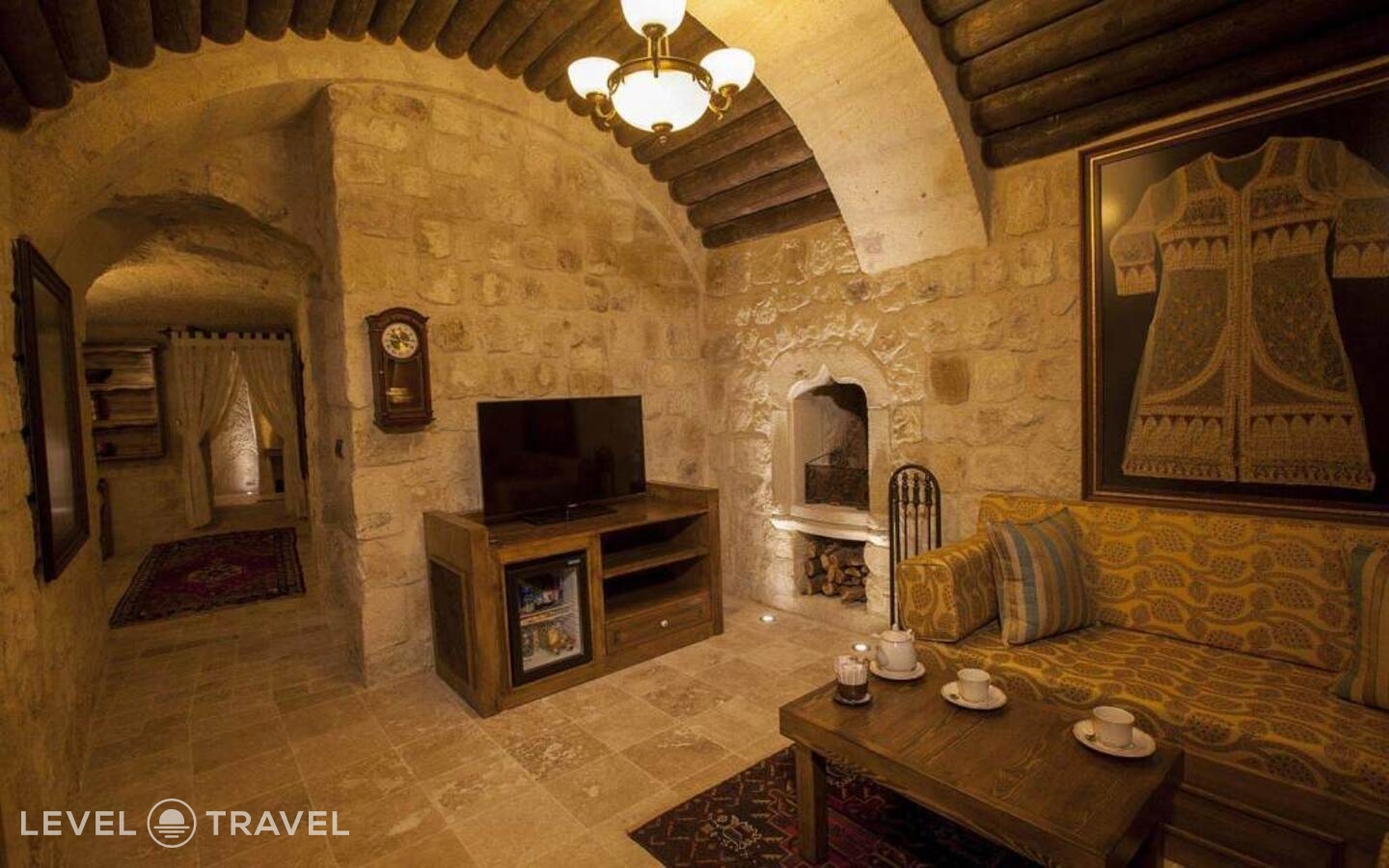 фотографии номера Двухместный люкс Glorious Cave двуспальная кровать отеля Kayakapi Premium Caves Cappadocia Hotel в Турция(Ургюп) - фото №12