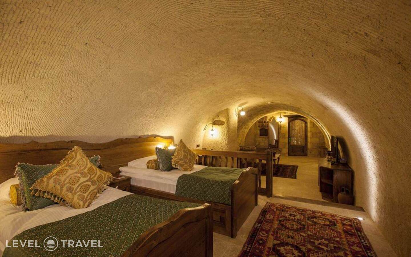 фотографии номера Двухместный люкс Majestic Cave двуспальная кровать отеля Kayakapi Premium Caves Cappadocia Hotel в Турция(Ургюп) - фото №10