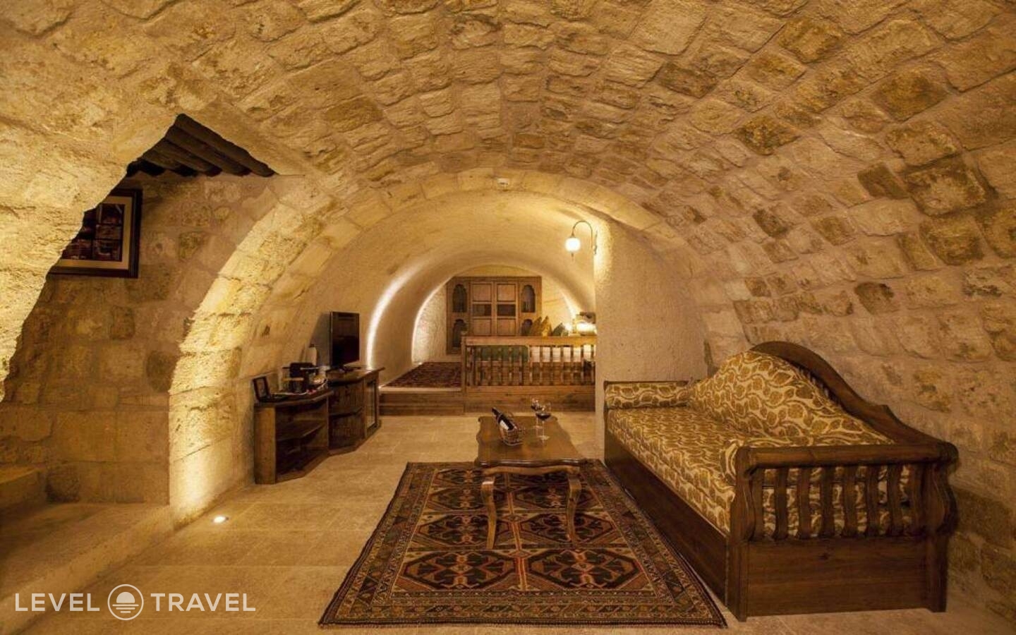фотографии номера Двухместный люкс Majestic Cave двуспальная кровать отеля Kayakapi Premium Caves Cappadocia Hotel в Турция(Ургюп) - фото №22