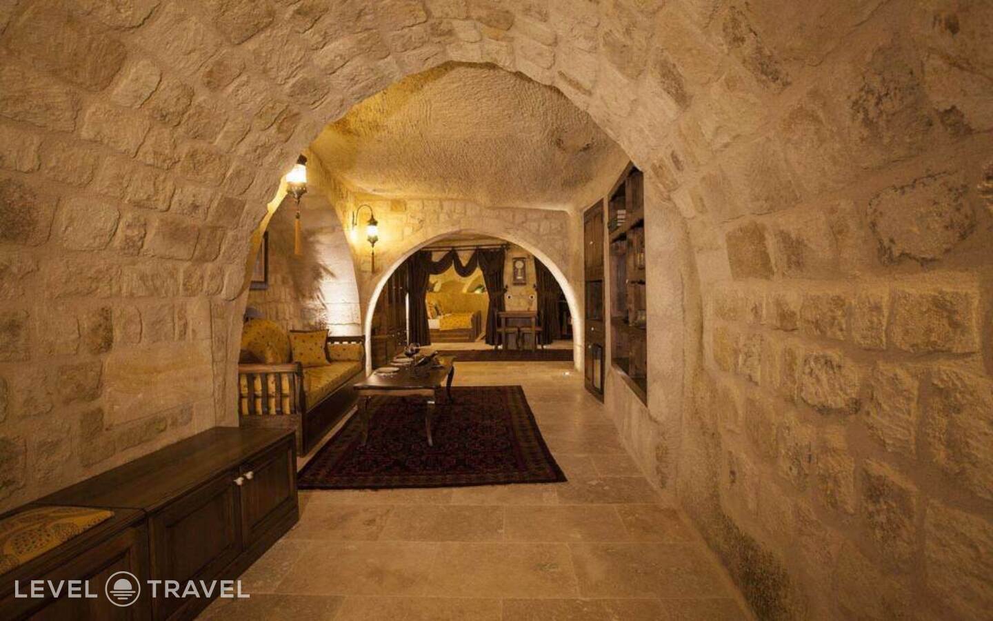 фотографии номера Двухместный люкс Majestic Cave двуспальная кровать отеля Kayakapi Premium Caves Cappadocia Hotel в Турция(Ургюп) - фото №14