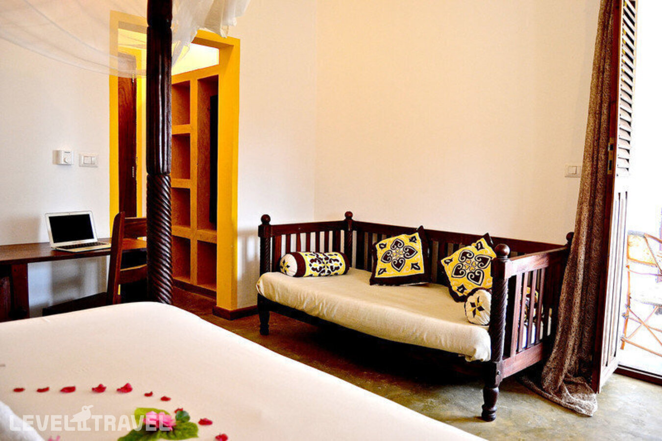 фотографии номера Стандартный с видом на сад отеля Sahari Zanzibar Beach Hotel Resort в Танзания(Бведжу) - фото №21