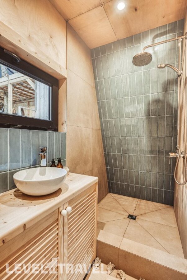 Шале c 1 комнатой с красивым видом из окна — фото 5