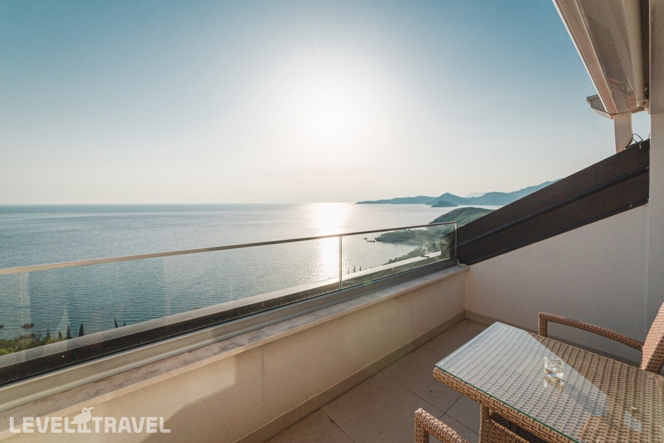 фотографии номера Полулюкс Мансарда отеля Ananti Resort Residence & Beach Club в Черногория(Петровац) - фото №5