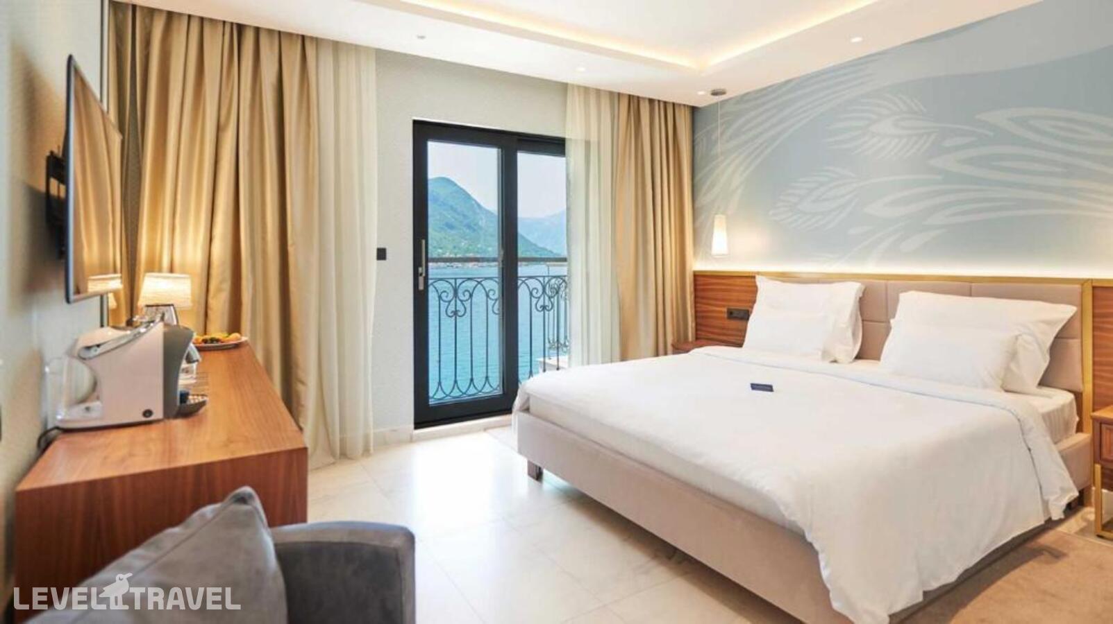 фотографии номера Делюкс с видом на море отеля Huma Kotor Bay (Ex.Allure Palazzi Kotor Bay) в Черногория(Котор) - фото №1