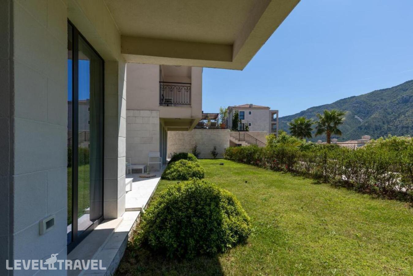 фотографии номера Премиум с видом на сад отеля Huma Kotor Bay (Ex.Allure Palazzi Kotor Bay) в Черногория(Котор) - фото №6