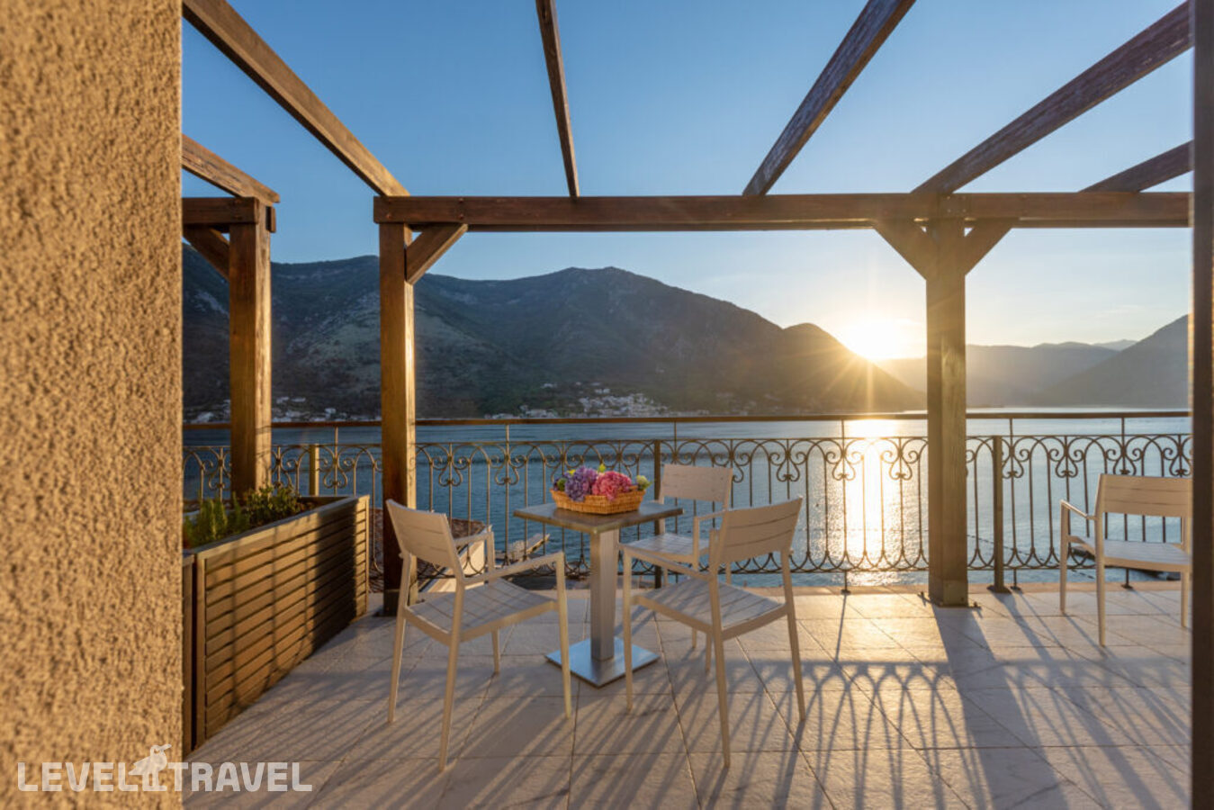 фотографии номера Люкс с видом на море (3 спальни) отеля Huma Kotor Bay (Ex.Allure Palazzi Kotor Bay) в Черногория(Котор) - фото №8