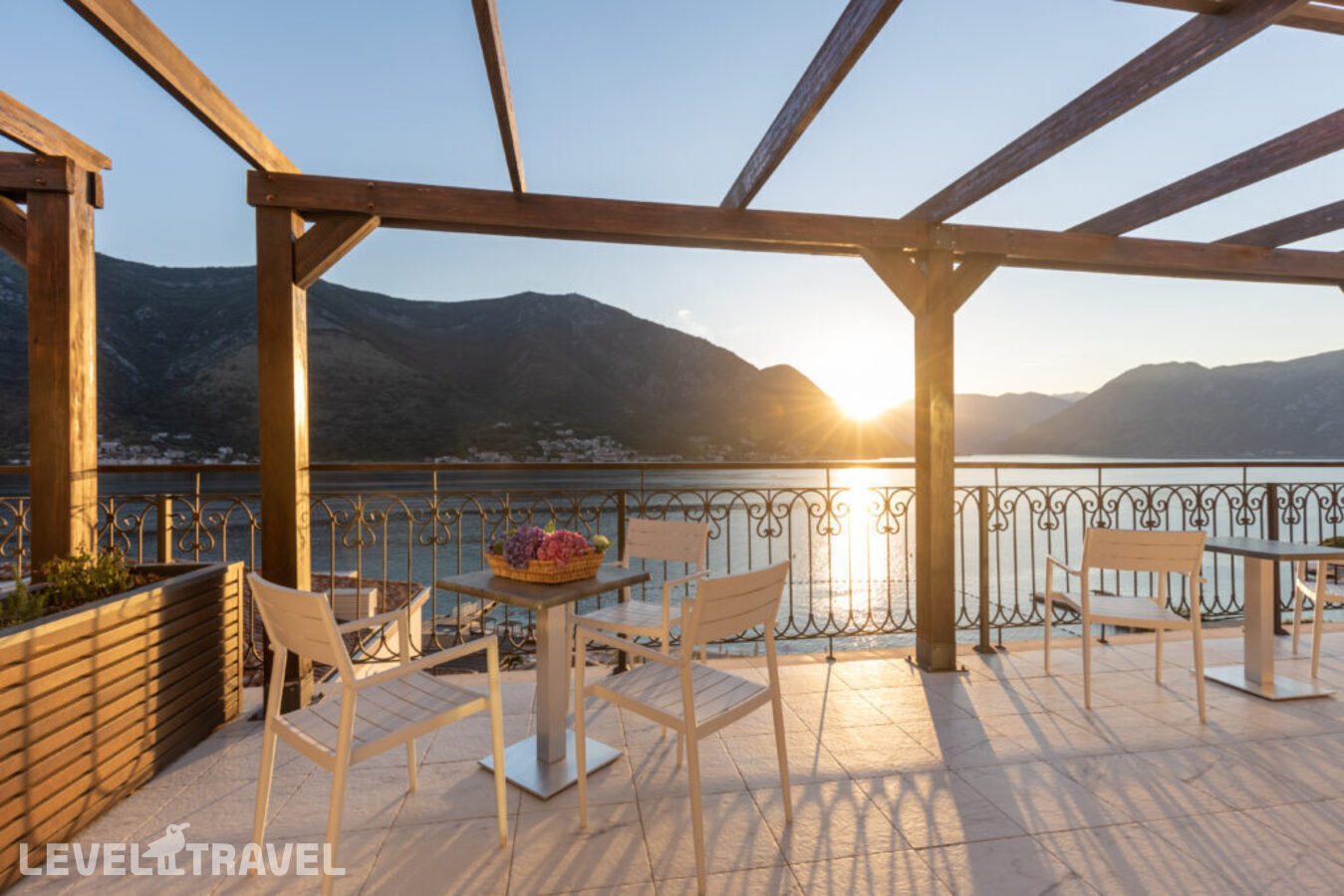 фотографии номера Люкс с видом на море (3 спальни) отеля Huma Kotor Bay (Ex.Allure Palazzi Kotor Bay) в Черногория(Котор) - фото №5