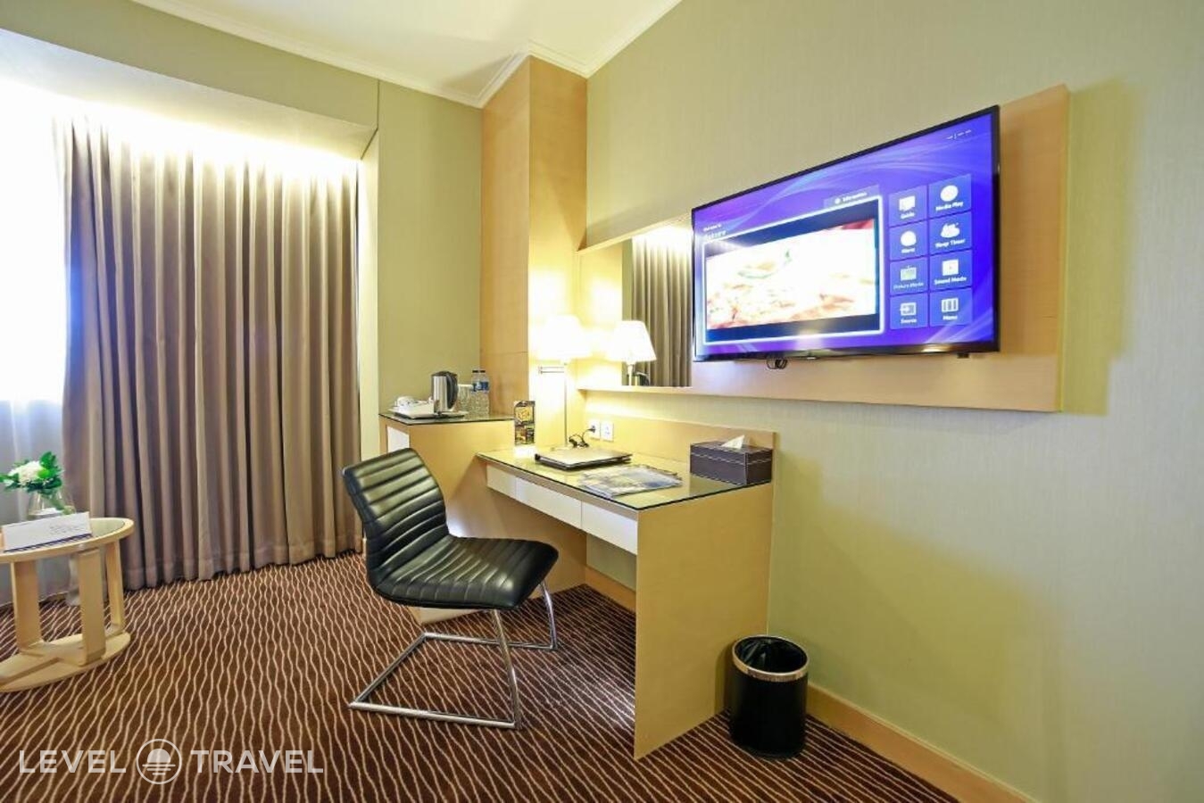 фотографии номера Улучшенный номер отеля All Sedayu Hotel Kelapa Gading - Chse Certified в Индонезия(Джакарта) - фото №2