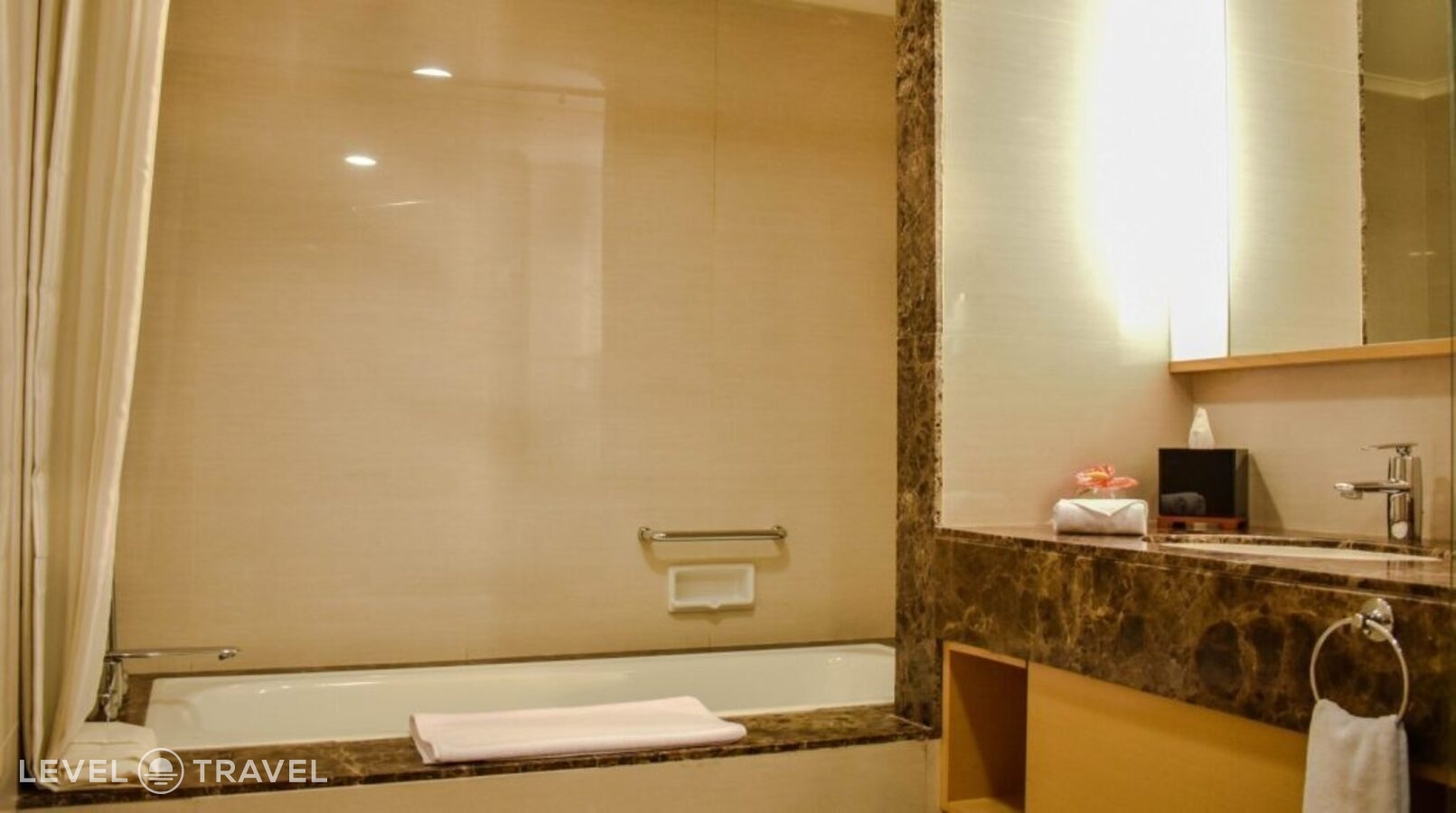 фотографии номера Делюкс отеля All Sedayu Hotel Kelapa Gading - Chse Certified в Индонезия(Джакарта) - фото №5