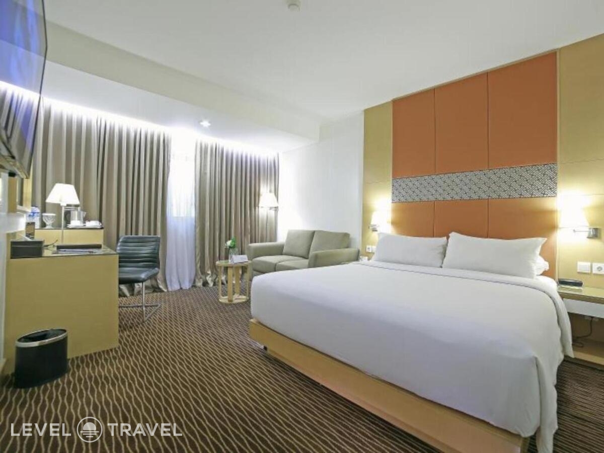 фотографии номера Делюкс отеля All Sedayu Hotel Kelapa Gading - Chse Certified в Индонезия(Джакарта) - фото №2