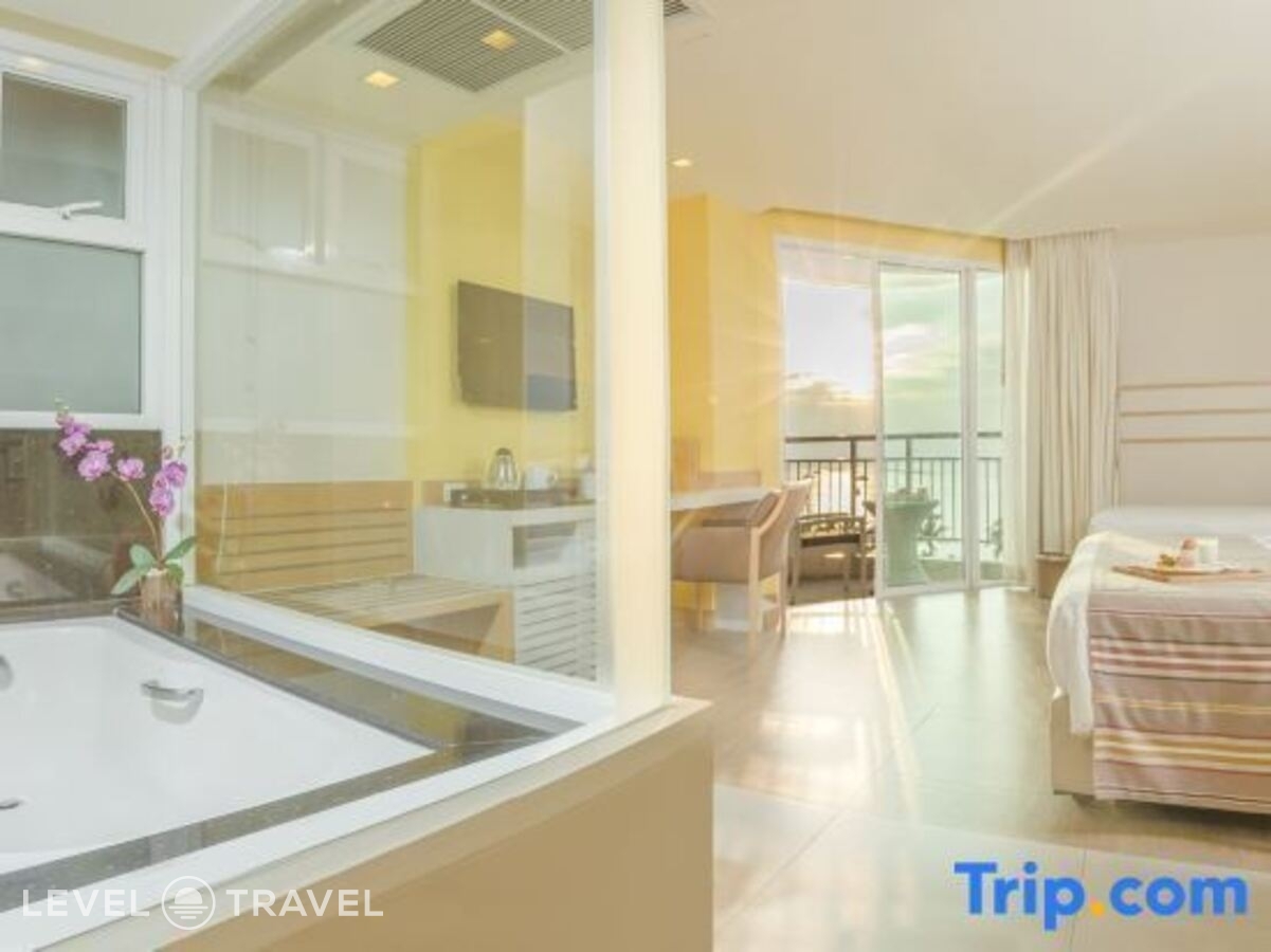 фотографии номера Семейный люкс с видом на город отеля Pattaya Sea View Hotel в Таиланд(Центральная Паттайя) - фото №3