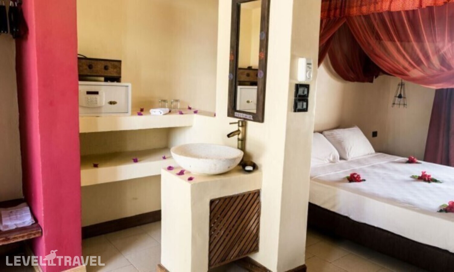 фотографии номера Номер Masai отеля Karafuu Hotel Beach Resort в Танзания(Пингве Бич) - фото №2