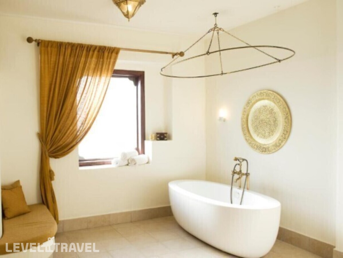фотографии номера Вилла напротив пляжа отеля Baraza Resort & Spa в Танзания(Донгве Бич) - фото №4
