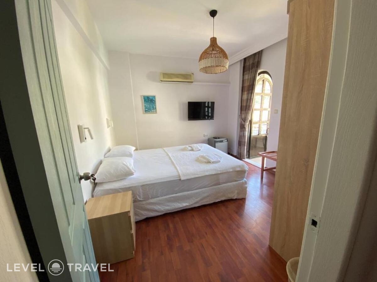 фотографии номера Семейный номер Standard с видом на горы отеля Diplomat Hotel в Турция(Турунч) - фото №4