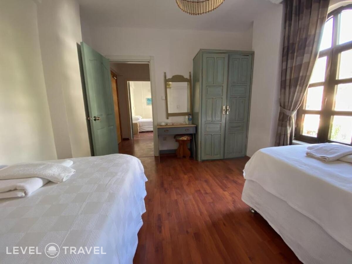 фотографии номера Семейный номер Standard с видом на горы отеля Diplomat Hotel в Турция(Турунч) - фото №5