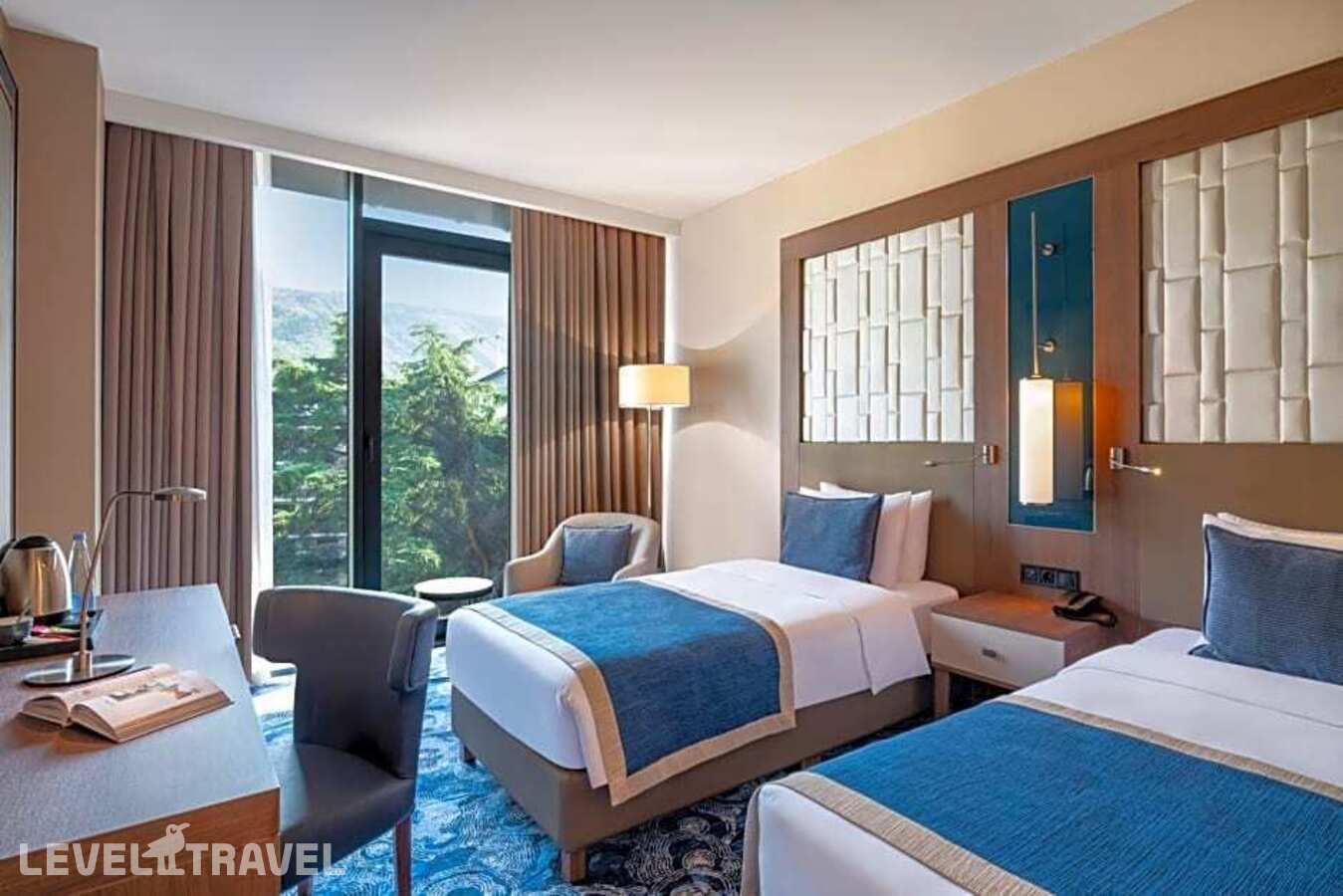 фотографии номера Двухместный номер Accessible Standard двуспальная кровать отеля Tbilisi Philharmonic By Mercure Hotel в Грузия(Тбилиси) - фото №1