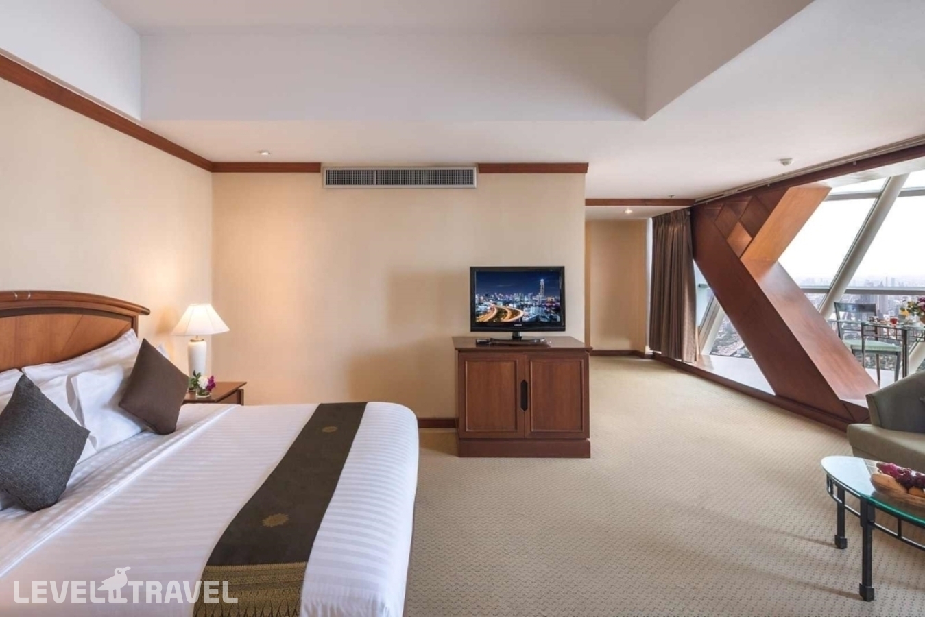 фотографии номера Двухместный люкс Sky Zone Superior двуспальная кровать отеля Baiyoke Sky Hotel в Таиланд(Бангкок) - фото №2