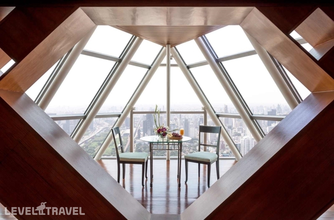 фотографии номера Двухместный люкс Sky Zone Superior двуспальная кровать отеля Baiyoke Sky Hotel в Таиланд(Бангкок) - фото №6