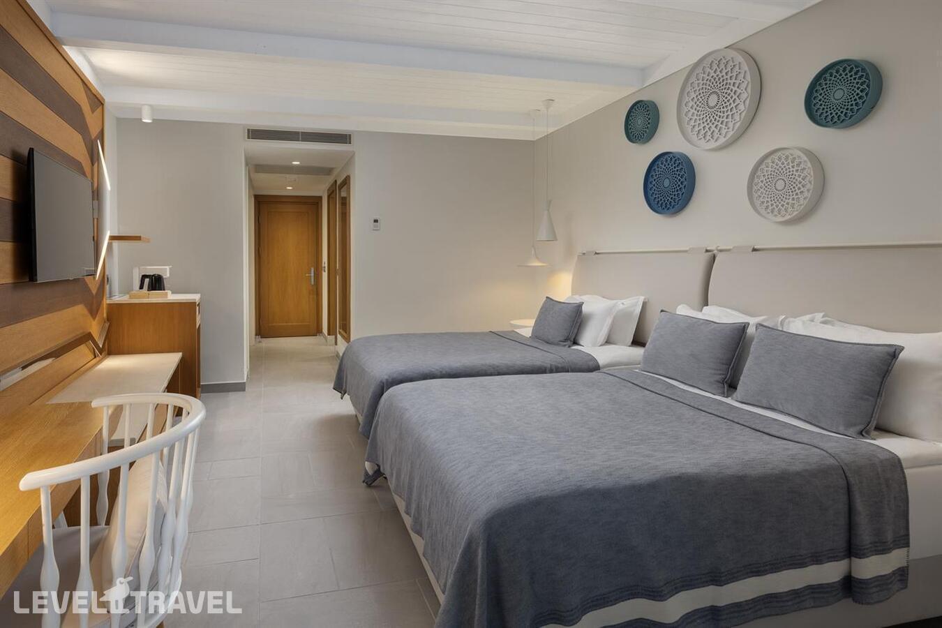 фотографии номера Стандартный с видом на окрестности отеля Titanic Luxury Collection Bodrum (Ex. Titanic Deluxe Bodrum) в Турция(Гюверджинлик) - фото №1