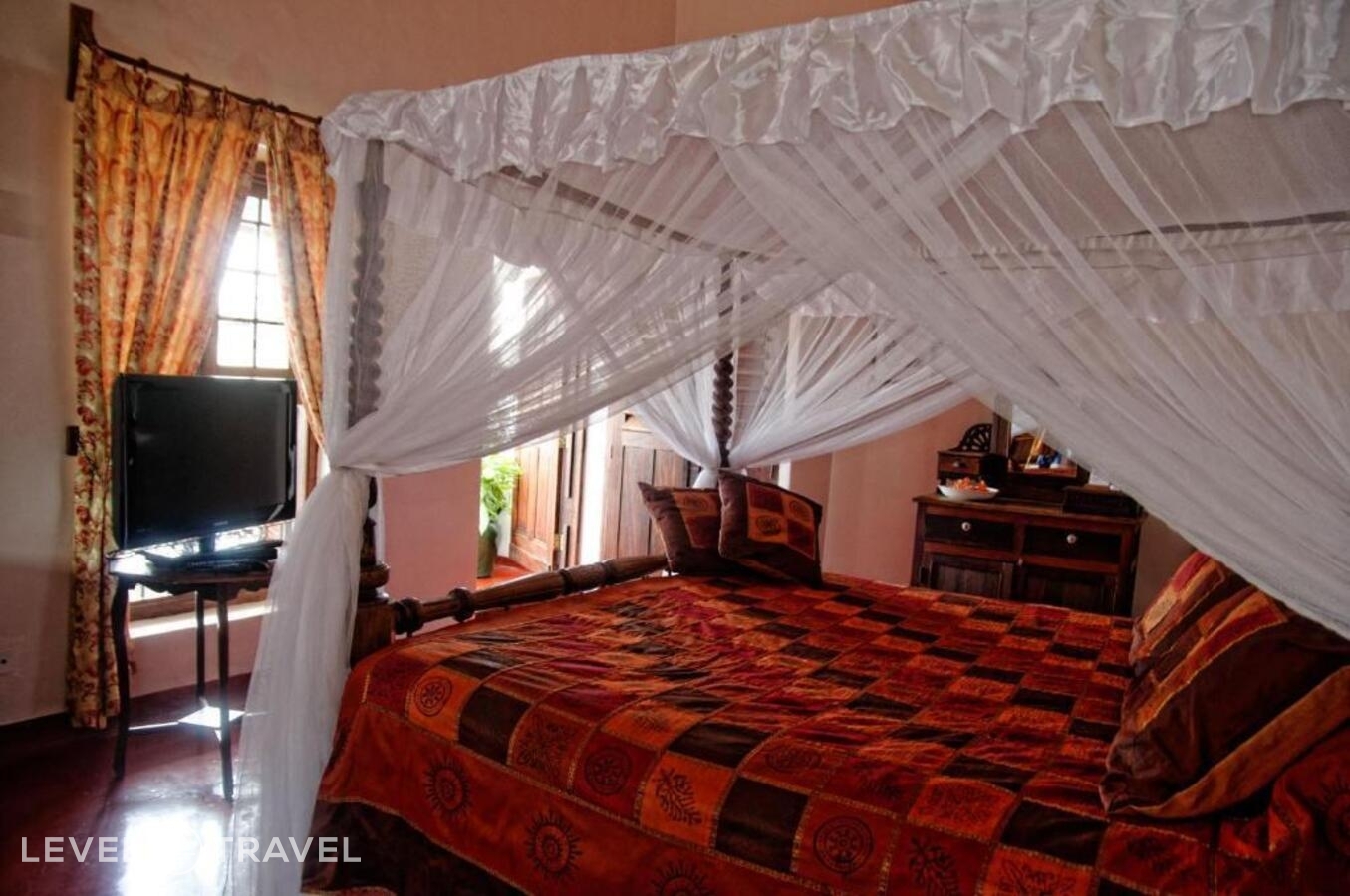 фотографии номера Люкс отеля Zanzibar Palace Hotel в Танзания(Стоун Таун) - фото №291