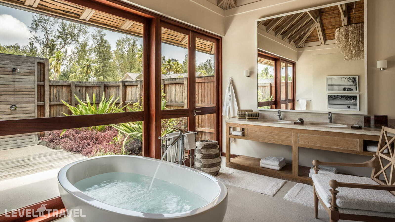 фотографии номера Вилла Beach Pool отеля Four Seasons Resort Seychelles At Desroches (Ex.Desroches Island) в Сейшелы(о. Дерош) - фото №4
