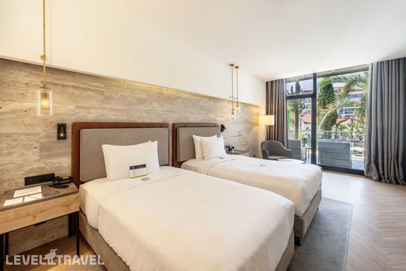 фотографии номера Делюкс отеля Doubletree By Hilton Antalya Kemer в Турция(Кемер - центр) - фото №2