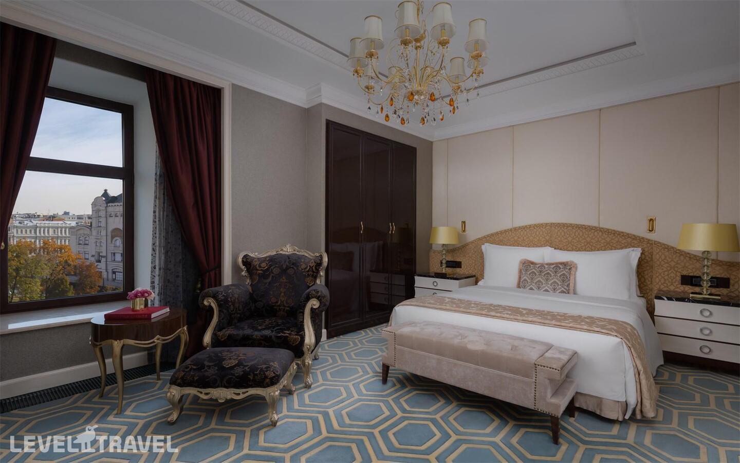 фотографии номера Номер люкс St. Regis отеля The St. Regis Moscow Nikolskaya Hotel в Россия(Центральный административный округ (ЦАО)) - фото №1