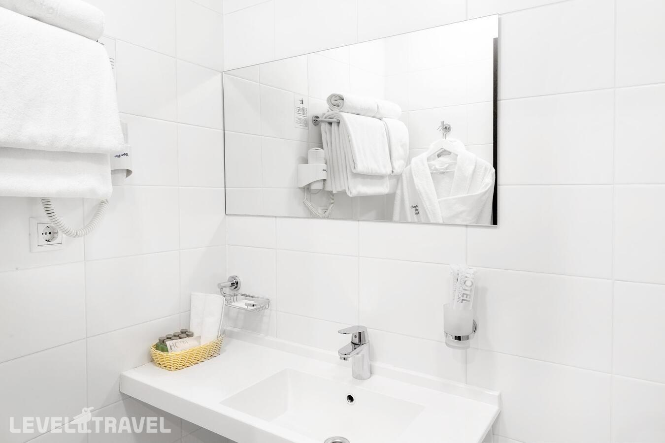 фотографии номера Номер бизнес (две односпальные кровати) отеля Gorskiy City Hotel в Россия(Новосибирск) - фото №5