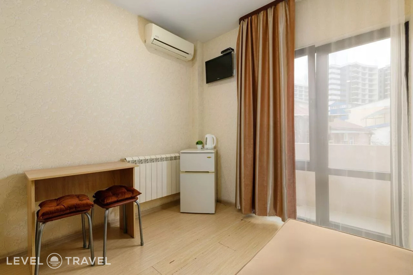 Номер стандарт с 2 односпальными кроватями и балконом — фото 12