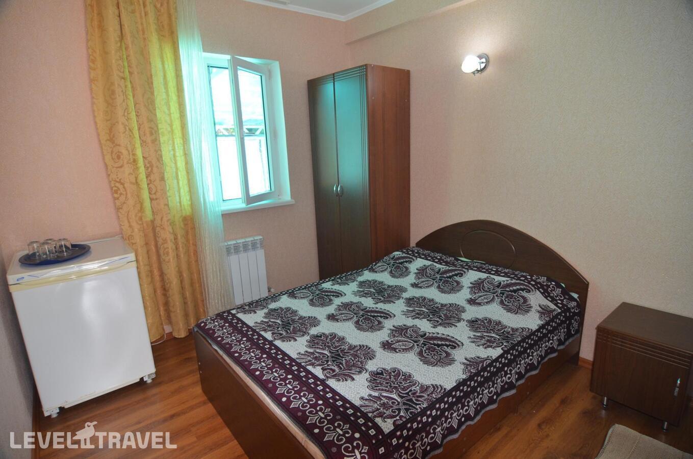 Комната комфорт с 2 односпальными и 1 двуспальной кроватью — фото 10