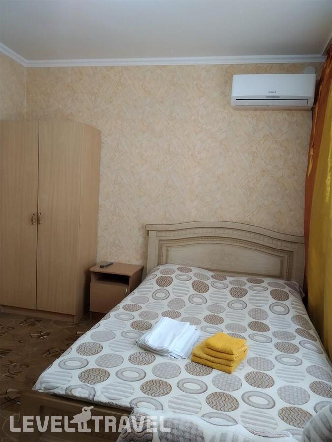 фотографии номера Стандартный (двуспальная кровать) отеля Отель Континенталь в Россия(Анапа-центр) - фото №31