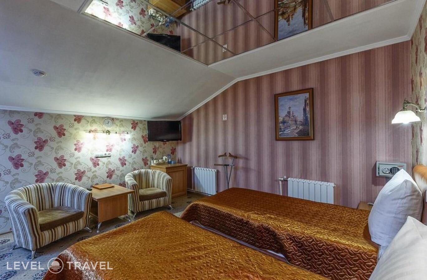 фотографии номера Номер полулюкс с 2 односпальными кроватями (мансарда) отеля Отель Семь Пятниц в Россия(Красноярск) - фото №3